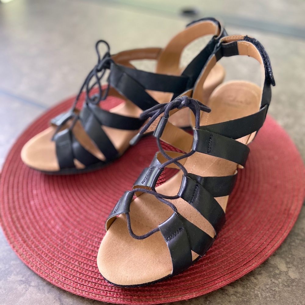 Clarks Collection🦋Helio Mindin Wedge Sandals•11M
